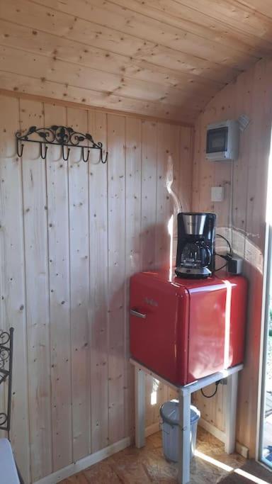 Zirkuswagen Glamping Fuer 2 Mit Veranda Kueche Netflix Parken Und Hofladen Steinhofel Exterior photo
